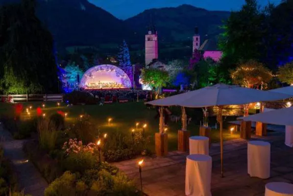 Bild: Klassik trifft Glamour: Elina Garanca verzaubert Kitzbühel