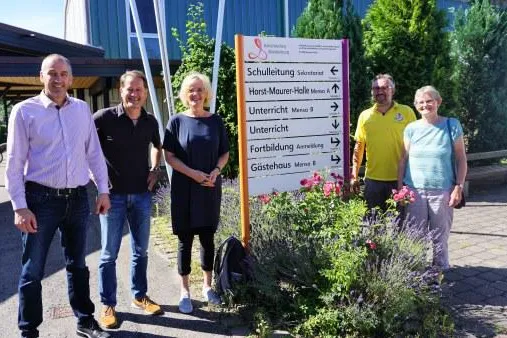 Partnerschaft bahnt sich an Bild: Partnerschaft bahnt sich an
