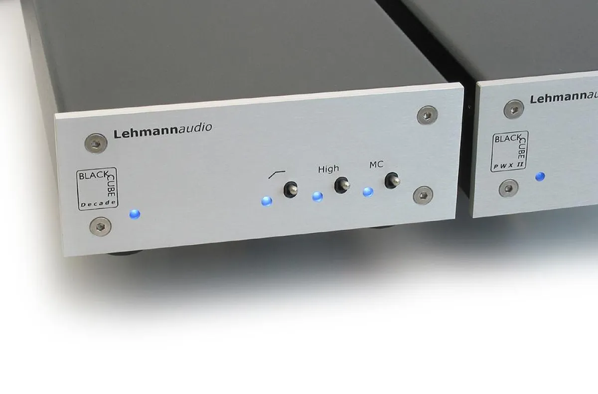 Jetzt auch in Afrika: Der Black Cube Decade der Kölner Spezialfirma Lehmann audio