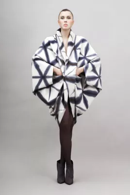 Kollektion „CRASH“ H/W 2012-13 :::::::: Kommenden Winter beim Modelabel MIKENKE: Im Zeichen des Rechtecks Bild: Kollektion „CRASH“ H/W 2012-13 :::::::: Kommenden Winter beim Modelabel MIKENKE: Im Zeichen des Rechtecks