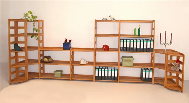 Bild: Regale in schickem Design aus echtem Holz
