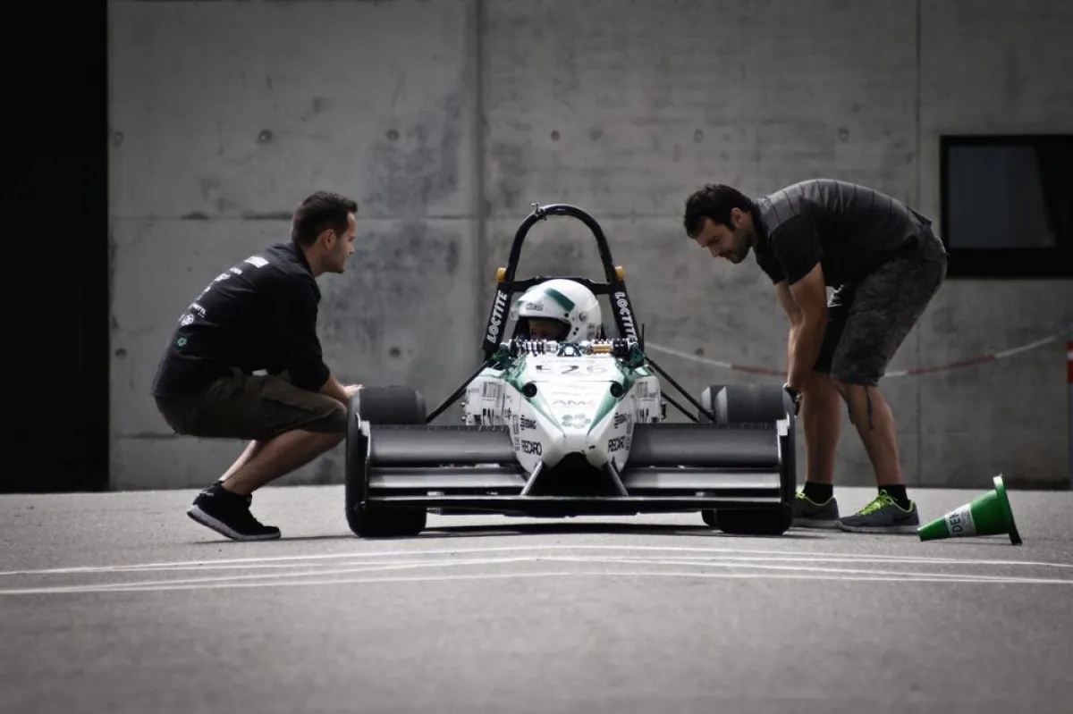 In Aktion beim Testbetrieb für den Weltrekordversuch mit dem E0711-5