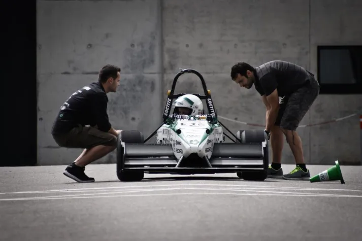 Bild: Weltrekordversuch von Studenten – schneller als die Profis