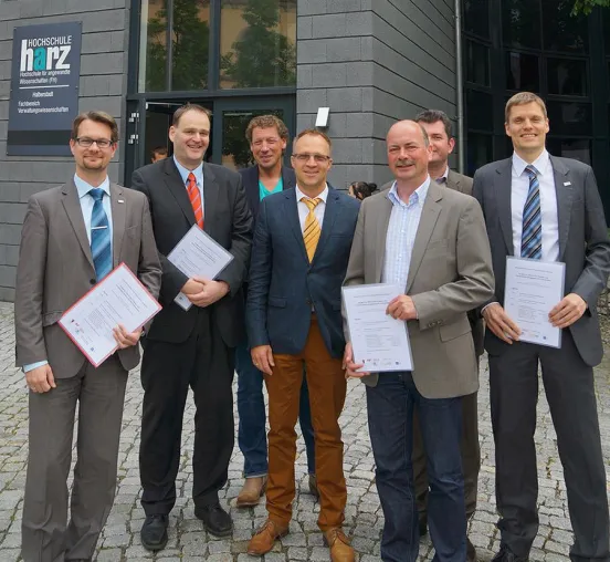 Projekt „De-Mail für öffentliches Prozess- und Kundendatenmanagement“ an der Hochschule Harz gestartet Bild: Projekt „De-Mail für öffentliches Prozess- und Kundendatenmanagement“ an der Hochschule Harz gestartet