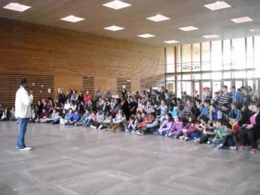 Musiker 2schneidig mit Projekttagen zum Thema Suchtprävention auf Rügen Bild: Musiker 2schneidig mit Projekttagen zum Thema Suchtprävention auf Rügen