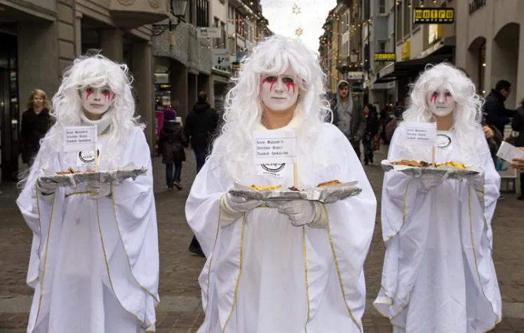 Bild: Engel verteilen in Winterthur vergiftetes Weihnachtsgebäck