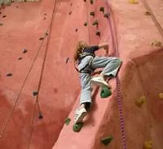 Ostern voll auf der Höhe – Ferien im KletterCamp Bild: Ostern voll auf der Höhe – Ferien im KletterCamp
