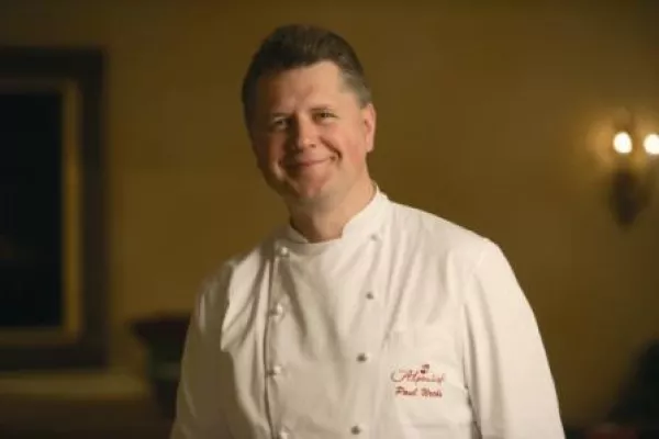 Bild: Michelin und Gault Millau leuchten über dem Wendelstein