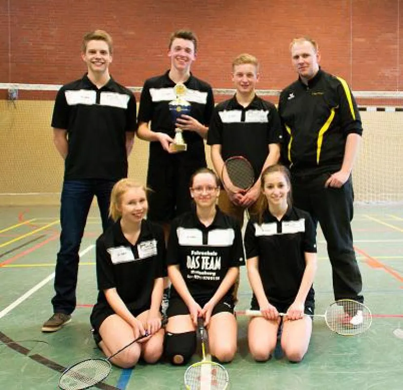 hintere Reihe: Jan Struwe, Yannick Rohdenburg, Jacob Henschel, Trainer Tobias Bergstermann vordere R
