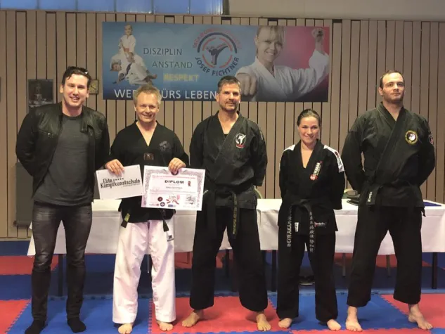 Großmeister Josef Fichtner macht den 5.Dan Jiu-Jitsu Bild: Großmeister Josef Fichtner macht den 5.Dan Jiu-Jitsu