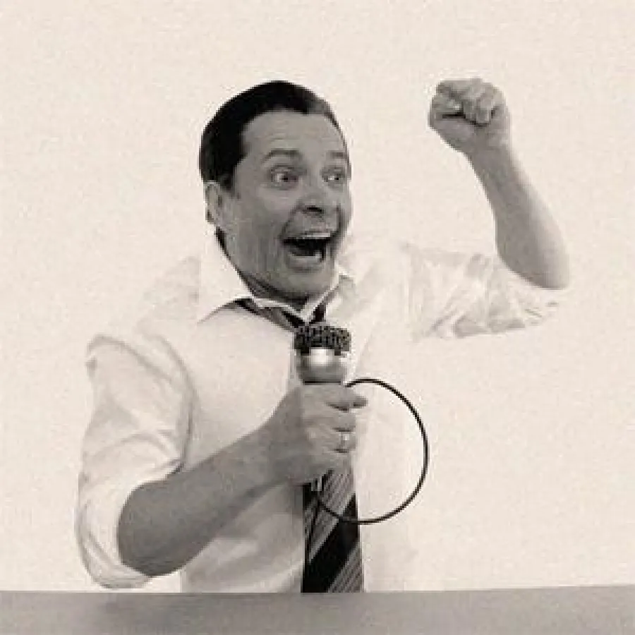 ?und damit gebe ich zurück an die angeschlossenen Sende-anstalten.? trafema-Foto: Stobbe