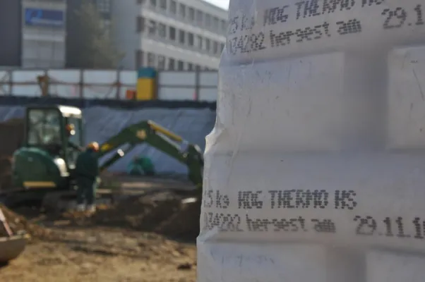 Bild: Allround-Service auf der EWS-Baustelle