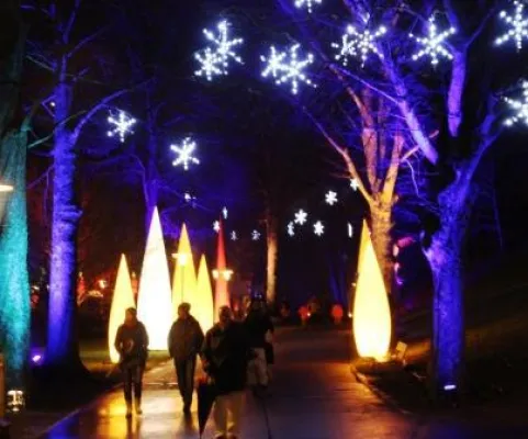 Stollenweihnacht, Fackelschwimmen, "Teufelsküche" & Co. - Advent-Highlights in Deutschland und Österreich 2014 Bild: Stollenweihnacht, Fackelschwimmen, "Teufelsküche" & Co. - Advent-Highlights in Deutschland und Österreich 2014