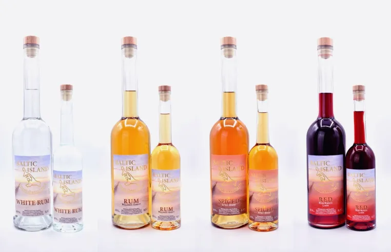 Vier neue Rum-Spezialitäten aus der Usedomer Insel-Destillerie Bild: Vier neue Rum-Spezialitäten aus der Usedomer Insel-Destillerie