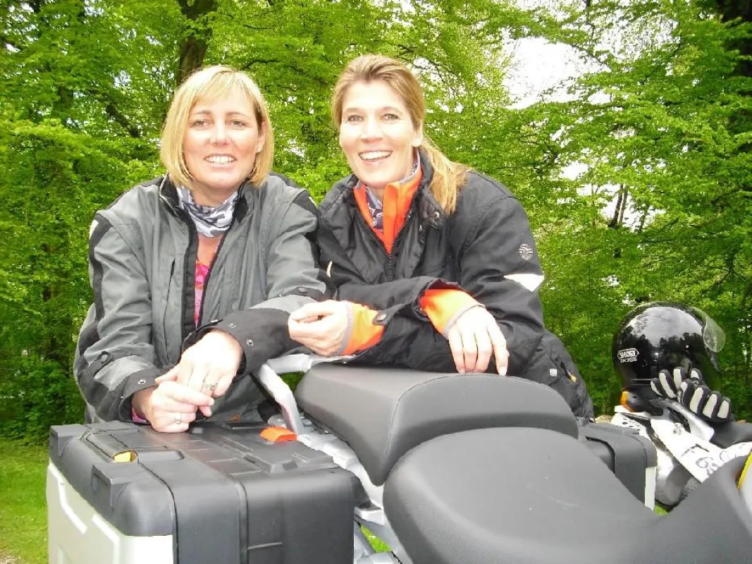Petra Bauhofer (links) und Elke Bögel (rechts)