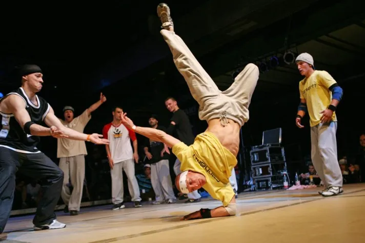 Bild: Der Hörsaal steht Kopf - Beste Breakdancer Ostdeutschlands treffen sich in Leipzig