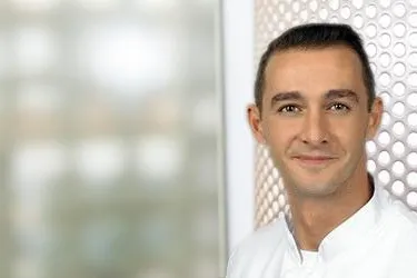 Bild: Online-Sprechstunde von Natura Vitalis mit Zahnarzt Daniel Mugescu