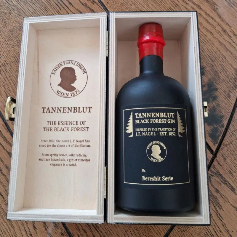 Tannenblut Gin (© JFN Spirituosen Hamburg GmbH)