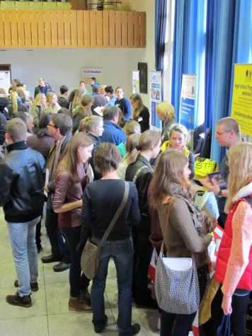 Bild: Wertvolle Erfahrungen im Ausland sammeln - JuBi-Infomesse für Schüler am 28. November in Münster