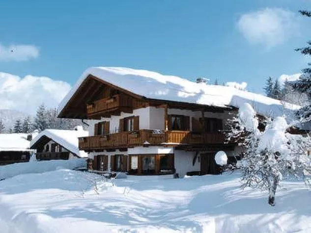 Bild: Wo Familien im Winterurlaub sparen können