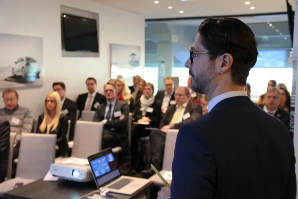 Bild: Einladung zum HR-Kompetenz-Workshop im Millerntor-Stadion