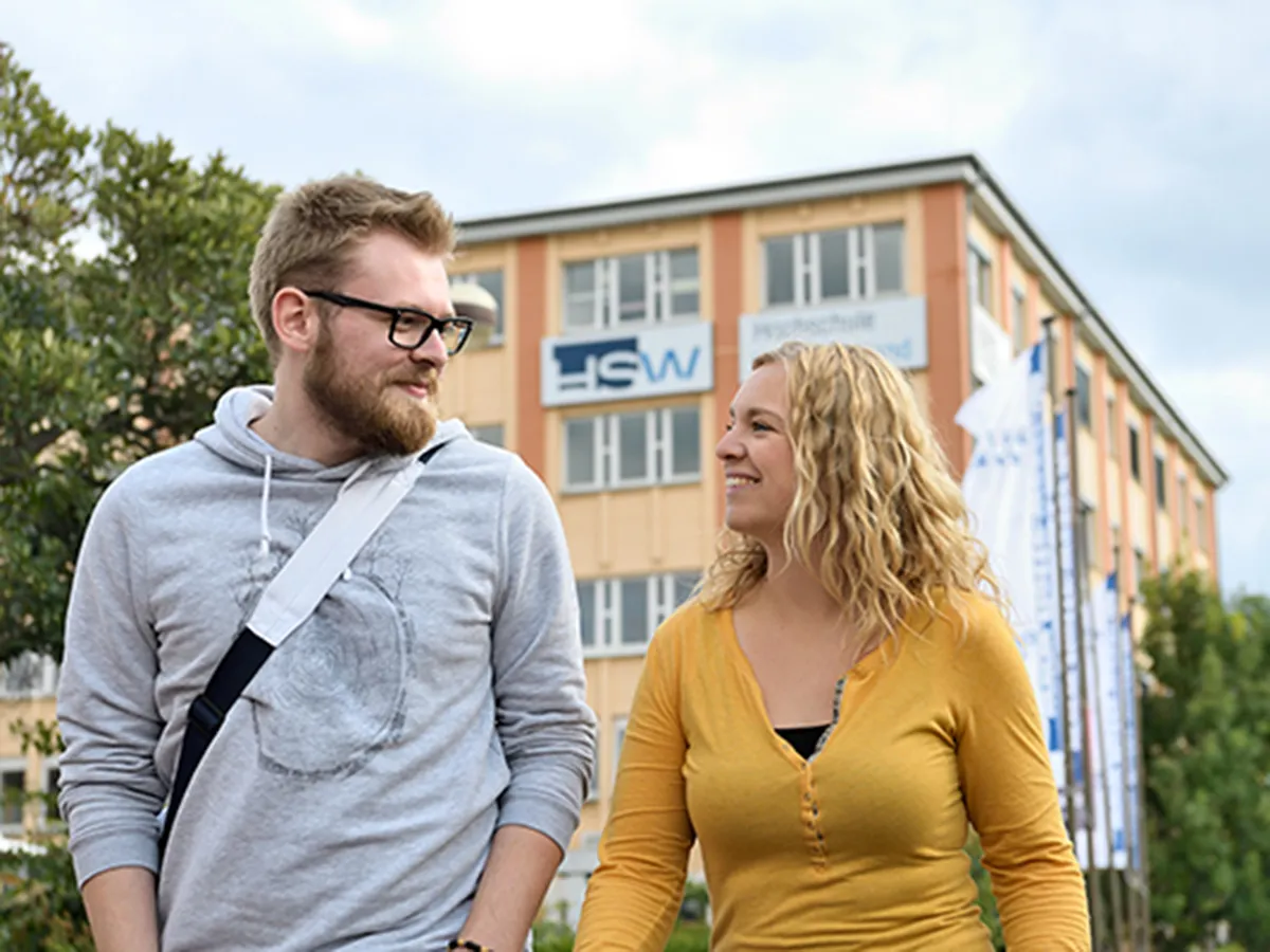 Aktuell können sich Studieninteressierte noch auf freie Plätze für den Studienstart 2022 bewerben. (© Daniel Möller/HSW)