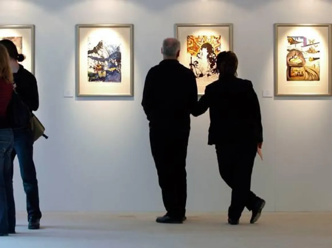 Alles im Blick auf einen Klick - Netzwerkbasierte Videoüberwachung in der Dalí-Ausstellung in Berlin.