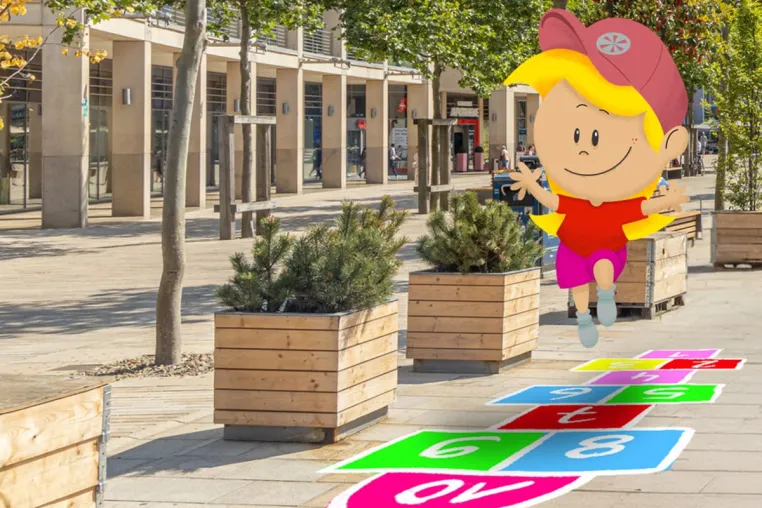 Gestaltung von Hüpf- und Bodenspielen in der Innenstadt Bild: Gestaltung von Hüpf- und Bodenspielen in der Innenstadt
