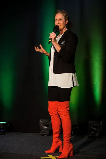 Mit hohen Hacken zum Sieg – Hamburgerin gewinnt die Silent Speaker Battle Bild: Mit hohen Hacken zum Sieg – Hamburgerin gewinnt die Silent Speaker Battle