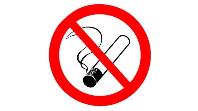 Bild: Rote Karte für blauen Dunst in Stadien!