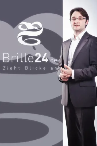 Brille24 vergrößert Standort Oldenburg und bezieht neues Gebäude Bild: Brille24 vergrößert Standort Oldenburg und bezieht neues Gebäude