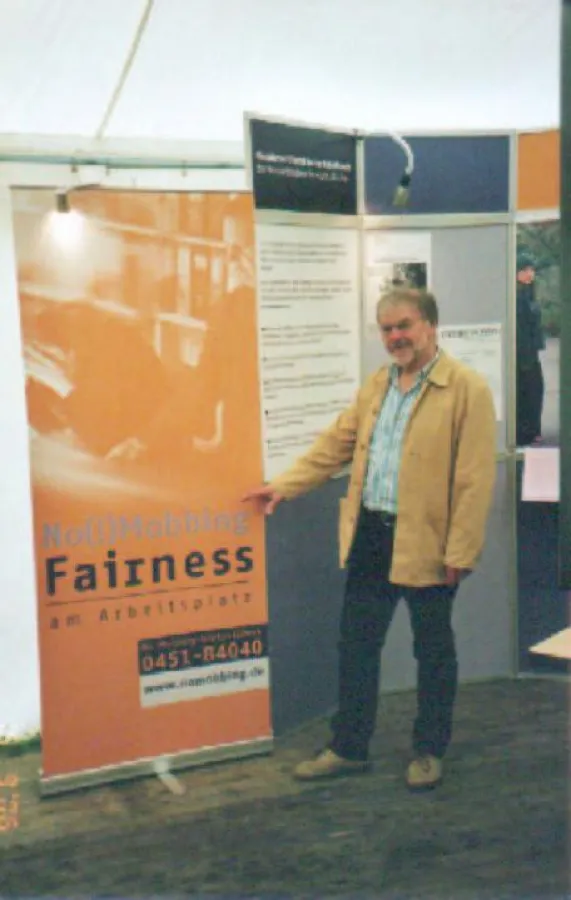 Günther Kollenda in der Mobbing-Ausstellung \