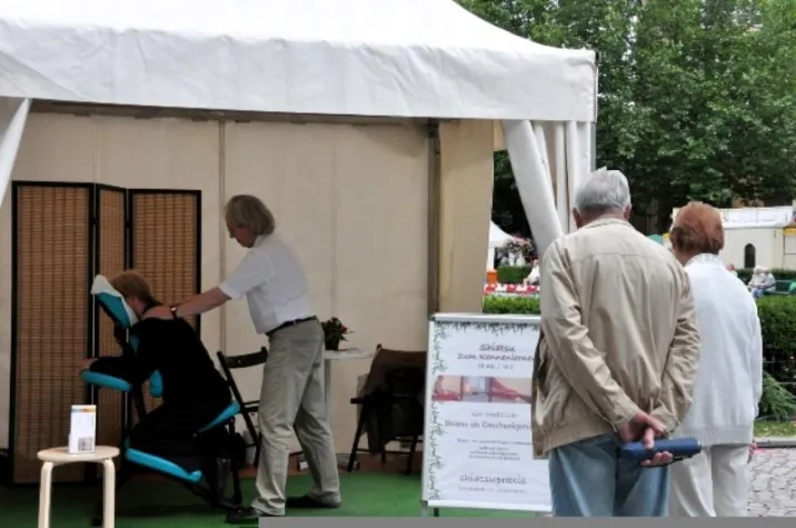 Bild: Shiatsupraxis-Berlin auf dem Fest der Nationen am Prager Platz