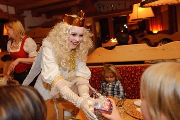 Bild: Per Du mit dem Christkind und andere Weihnachtsträume