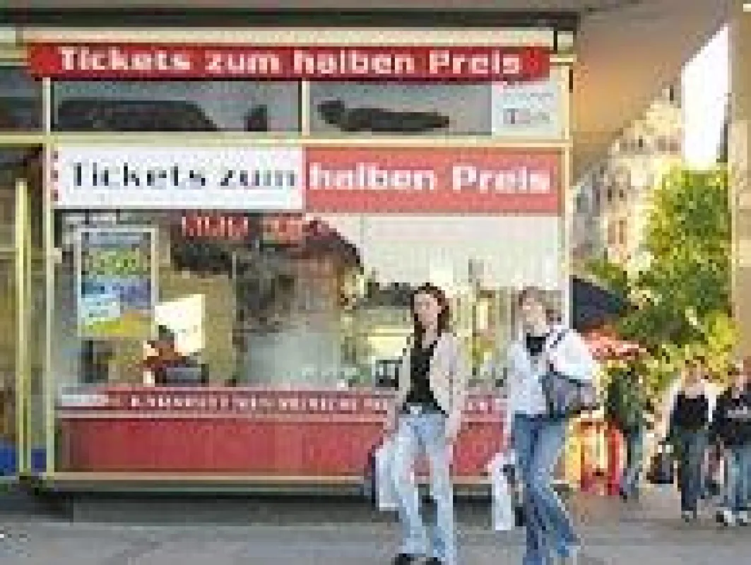 HEKTICKET Shop vis a vis Bhf Zoo Berlin