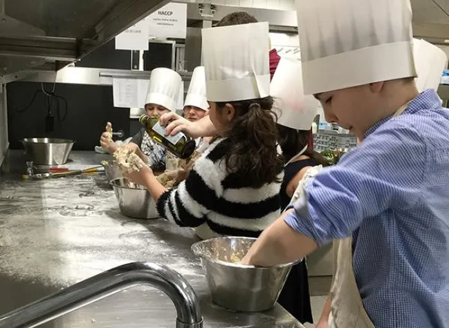 „Kinder Kochen gesund“ im Novotel und ibis München City Arnulfpark Bild: „Kinder Kochen gesund“ im Novotel und ibis München City Arnulfpark