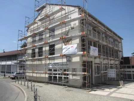 Bild: In der Oberstadt gestaltet die Kreisbau die Gebäude Kirchplatz zum Gesundheits- und Dienstleistungszentrum