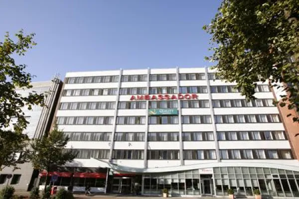 Bild: Prädikat „First Class“ für das QUALITY HOTEL AMBASSADOR bestätigt