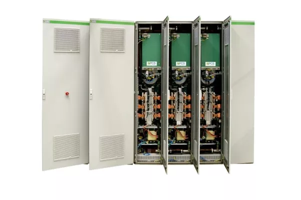 Bild: Flexible Umrichter mit System - Erweiterte PCS Green Line Messepräsenz auf der Hannover Wind 2011