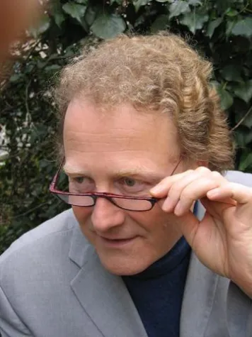 Kampf oder Kooperation - Der Mensch aus dem Blickwinkel der Neurobiologie Bild: Kampf oder Kooperation - Der Mensch aus dem Blickwinkel der Neurobiologie