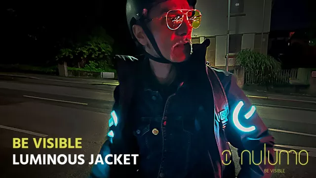 Bild: nulumo commuter 01, Die Radfahrer Jacke die Sichtbarkeit und damit Sicherheit rundum bietet.