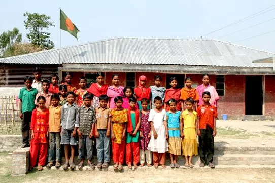 Bild: Beratungsunternehmen cbs hat in Bangladesch den Aufbau einer Grundschule ermöglicht