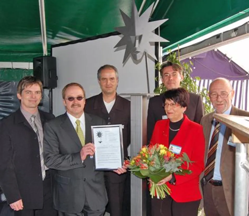 Überreichung des Einweihungsgeschenks von VOLLACK an PRIDAT: Marcus Beck, Andreas Schlein, Heiko Bartle, Rainer Kracht, Regula Schölly & Werner Schölly (v. l. n. r.)