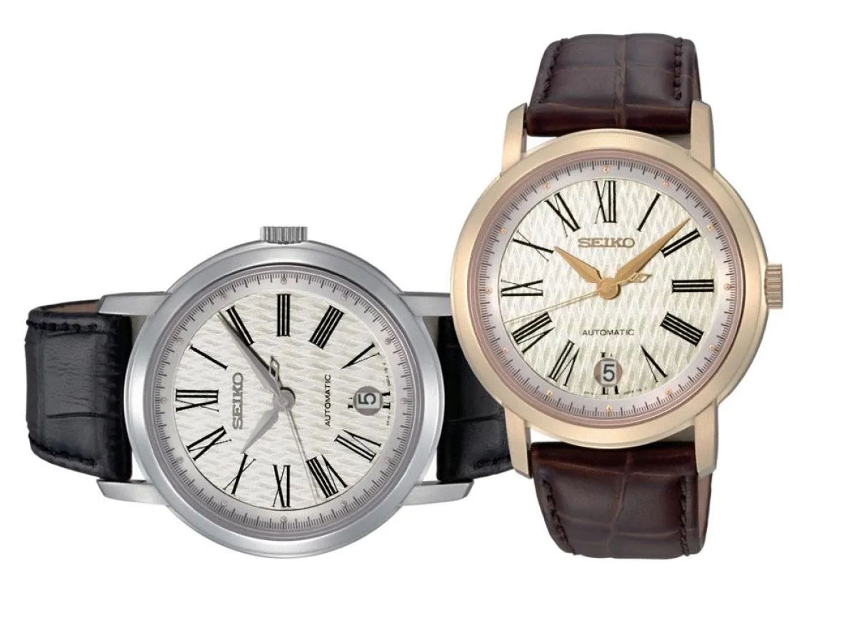 Das mechanische Werk der Seiko Uhren SRP023K1 und SRP024K1 kann durch den Glasboden betrachtet werden