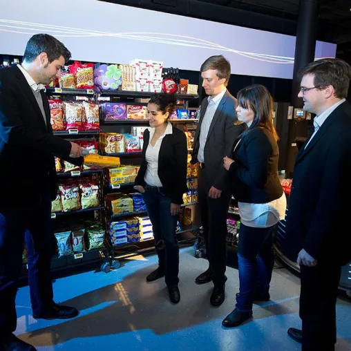 Kooperation für bessere Ausbildung im Möbelfachhandel Bild: Kooperation für bessere Ausbildung im Möbelfachhandel