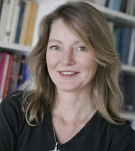 Bild: Susanne Henke liest bissige Stories bei stories