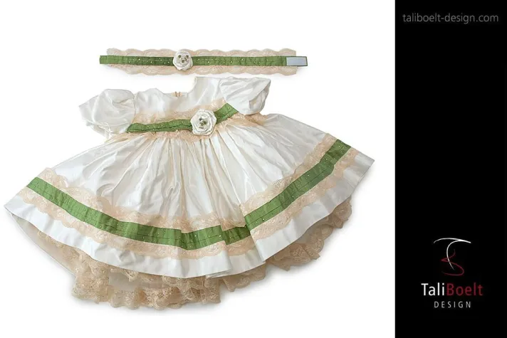 Kidscouture für die Taufe - Maßgeschneiderte Taufbekleidung von TaliBoelt Design, Eichenau bei München Bild: Kidscouture für die Taufe - Maßgeschneiderte Taufbekleidung von TaliBoelt Design, Eichenau bei München
