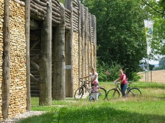 Archäologiepark Altmühltal – Familienradtour „Von Toren und Altären“ Bild: Archäologiepark Altmühltal – Familienradtour „Von Toren und Altären“
