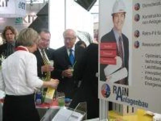 Bild: ZIM-NEMO Projekt "RAiN-Anlagenbau" live von der Hannover Messe 2010