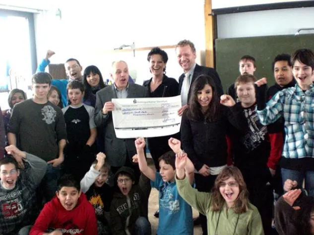 GREIWING spendet 15.000 Euro an das Förderzentrum Worms Bild: GREIWING spendet 15.000 Euro an das Förderzentrum Worms